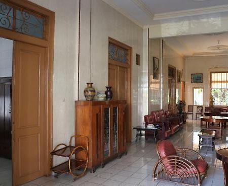 Hotel Paviljoen Surabaya Kültér fotó