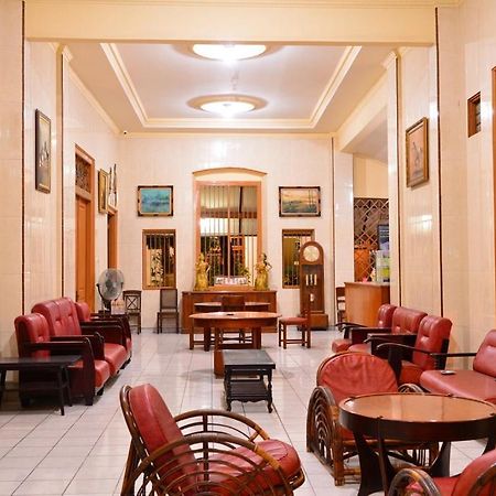 Hotel Paviljoen Surabaya Kültér fotó